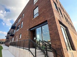 1001 SW Adams St #208, Peoria, IL 61602