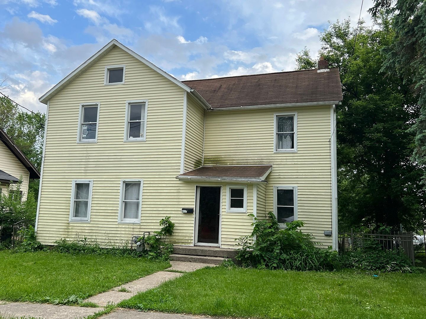 821 E Pleasant St, Freeport, IL 61032 Zillow