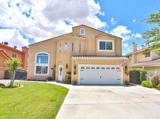 18231 Lakeview Dr, Victorville, CA 92395