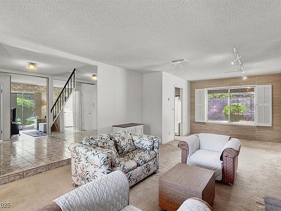 2nd image of 6817 Neepawa Cir