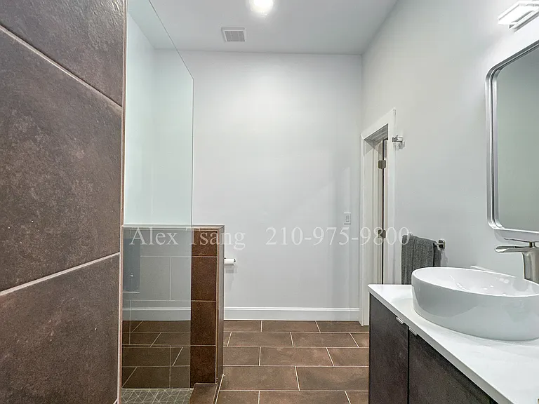 316 Toledo St #102 — Photo 9