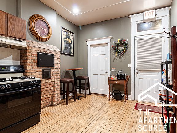4th image of 3222 N Sheffield Ave #1