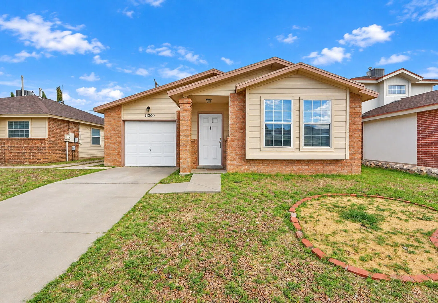 3 bed, 2.0 bath, 1345 sqft, $1,495 — Photo 1