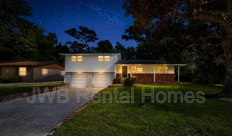 711 Appian Way — Photo 10