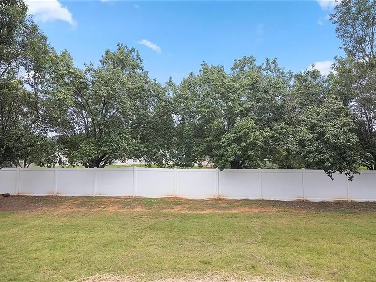4033 Ravenwood Ct — Photo 34