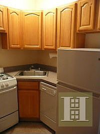 2nd image of 318 6th St APT 10