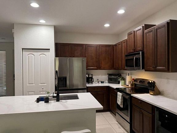 4th image of 1091 NW 33rd St #0