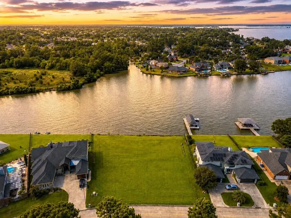 18821 Aquatic Dr, Humble, TX 77346