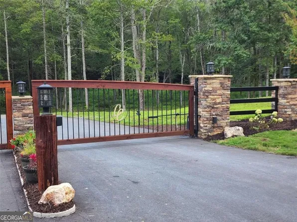 131 River Reach Ln, Talking Rock, GA 30175