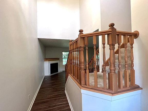 3rd image of 2729 Wyndham Way