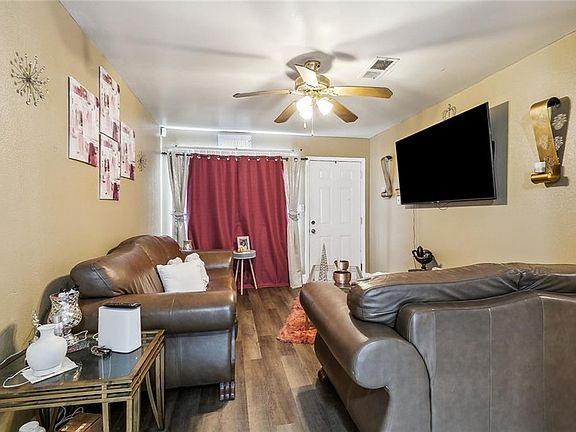 3rd image of 1409 Lincoln Ave