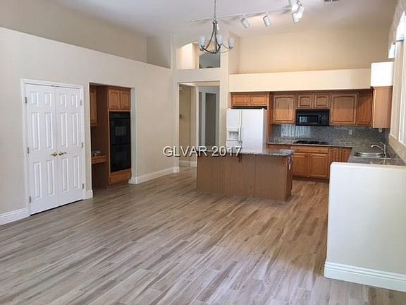 4th image of 9809 Cantebury Rose Ln