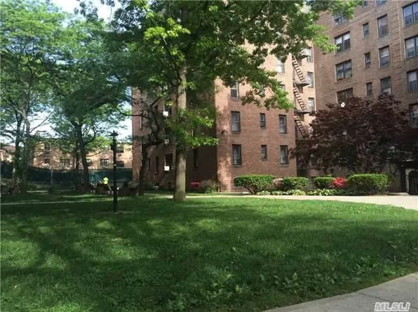 83-30 98th St #3N, Queens, NY 11421