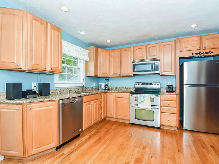 36 Whittier Rd — Photo 20