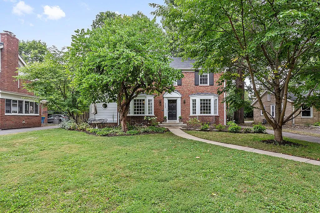 3560 Watson Rd photo 1