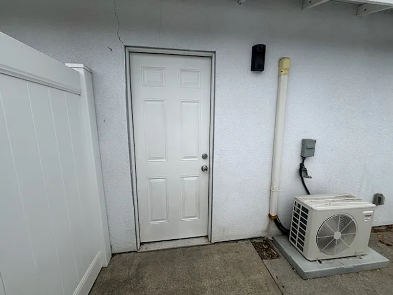 3 Bedroom 2 Bath Home — Photo 2
