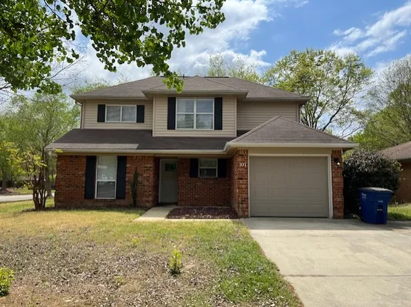 101 Barnsbury Ct, Raeford, NC 28376