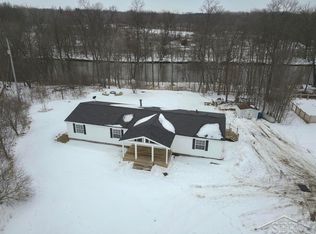2037 W Pine River Rd, Breckenridge, MI 48615