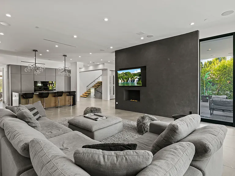 12125 W Sunset Blvd — Photo 12