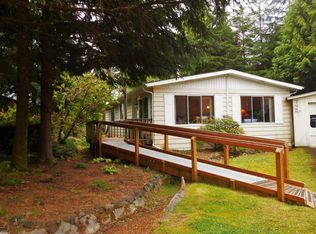 745 SW Green Dr, Waldport, OR 97394