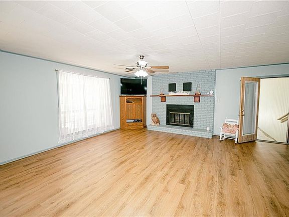5th image of 60067 Mount Pleasant Rd