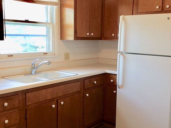 5th image of 2002 E Lincoln St APT 03