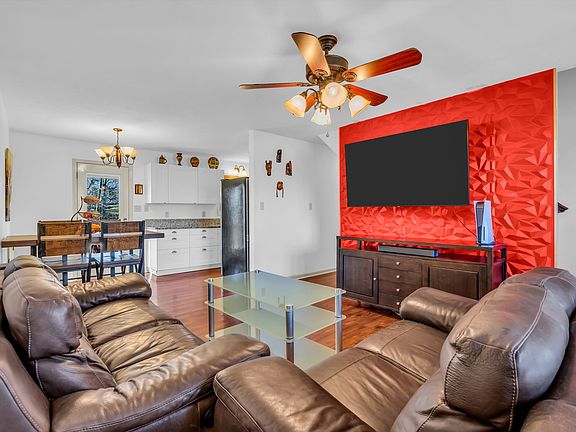 4th image of 1654 Sparkleberry Dr
