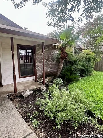 4 bed, 2.0 bath, 1530 sqft, $1,900 — Photo 4