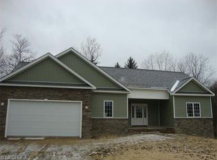 7100 Auburn Rd, Concord Township, OH 44077