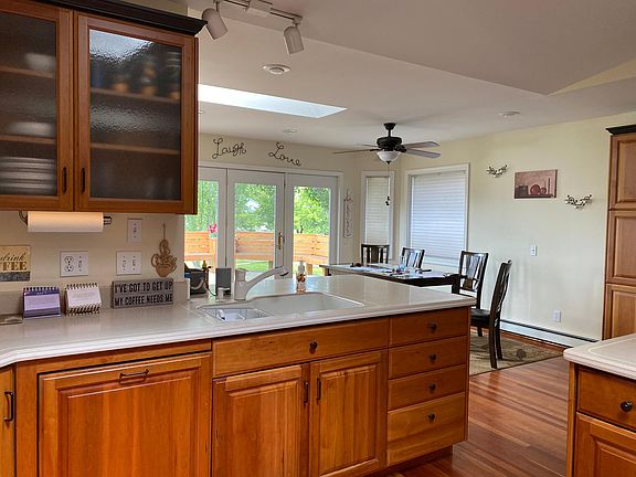 Kitchen and dining area