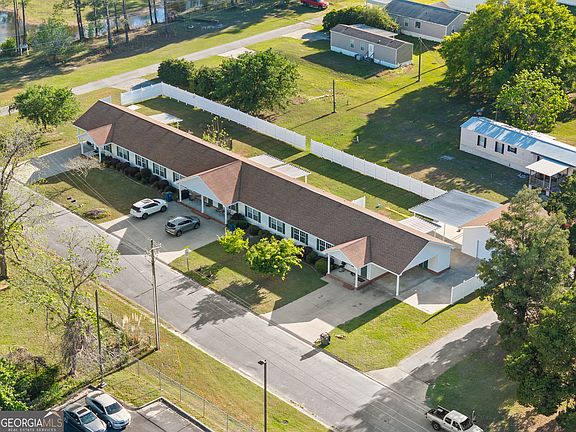 4th image of 660 Woodward Ave