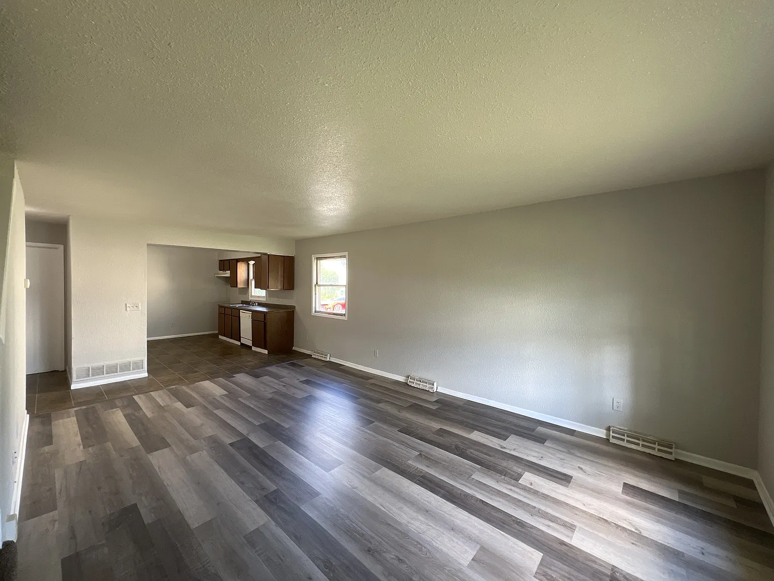 10518-10520 West Jonen Street - 10518 — Photo 2
