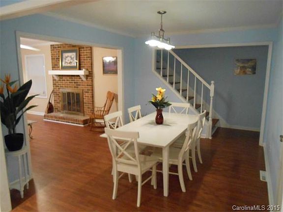 2nd image of 2140 Chanticleer Cir