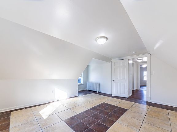 5th image of 17 Amanda Ave Floor 2