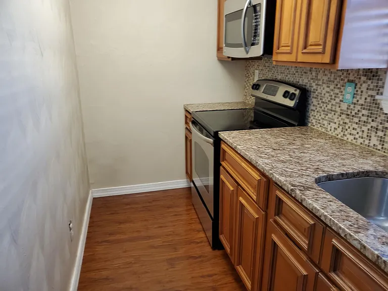 1518 Chela Ave #B1 — Photo 9