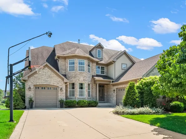 1357 Grantham Dr, Schaumburg, IL 60193