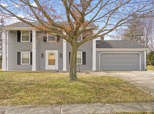 807 S Dewey St, Auburn, IN 46706