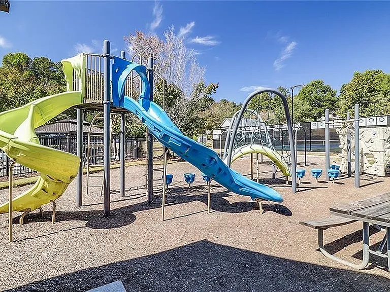 5805 Haterleigh Dr — Photo 25