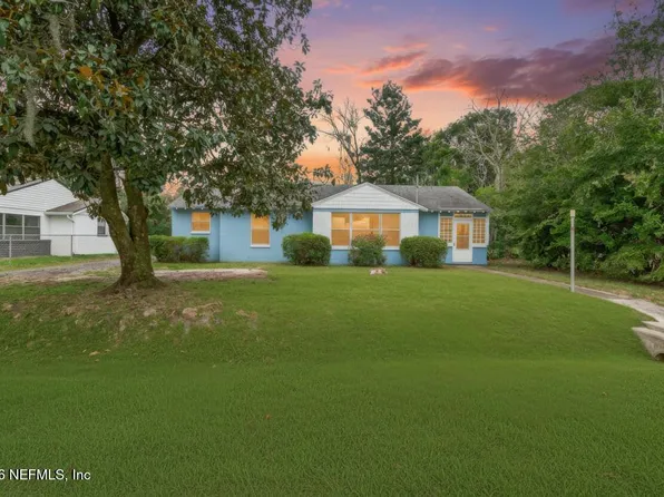 1954 BURKHOLDER Circle E, Jacksonville, FL 32216