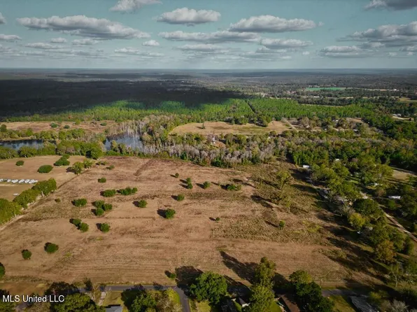 Spruce St, Poplarville, MS 39470