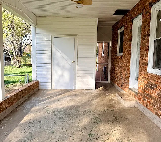 516 Kerr St — Photo 3