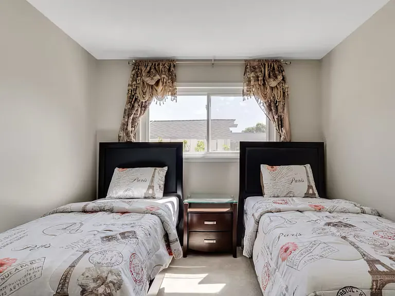 10420 Greenview Dr — Photo 8