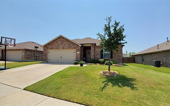 4th image of 1301 Wysteria Ln