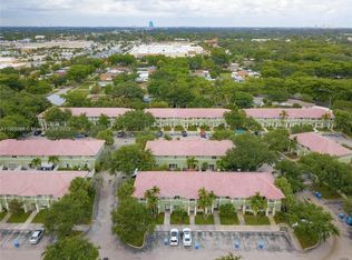 130 Hidden Court Rd #25, Hollywood, FL 33023