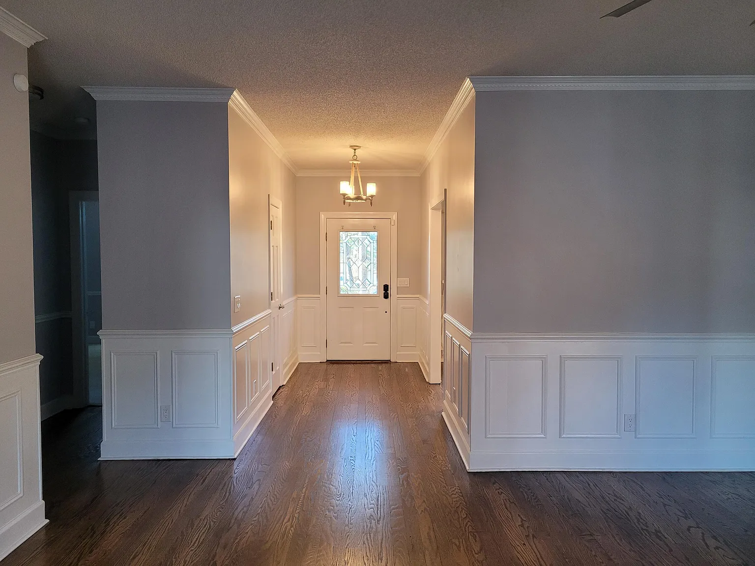3 bed, 2.5 bath, 2437 sqft, $2,500 — Photo 3