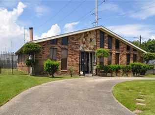 7660 Jonlee Dr, New Orleans, LA 70128
