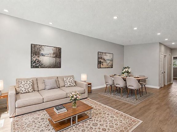 4th image of 702 S Kingsmere Cres SW