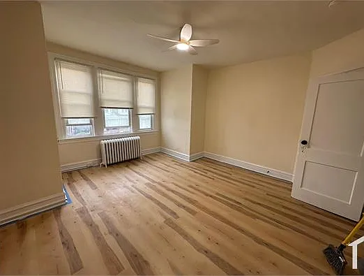 3 bed, $1,899 — Photo 4