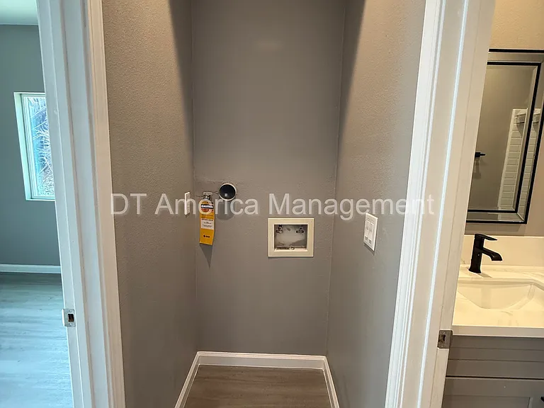 5484 Timothy Dr — Photo 16