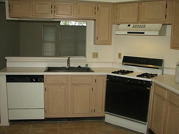 5th image of 2117 Larkspur St